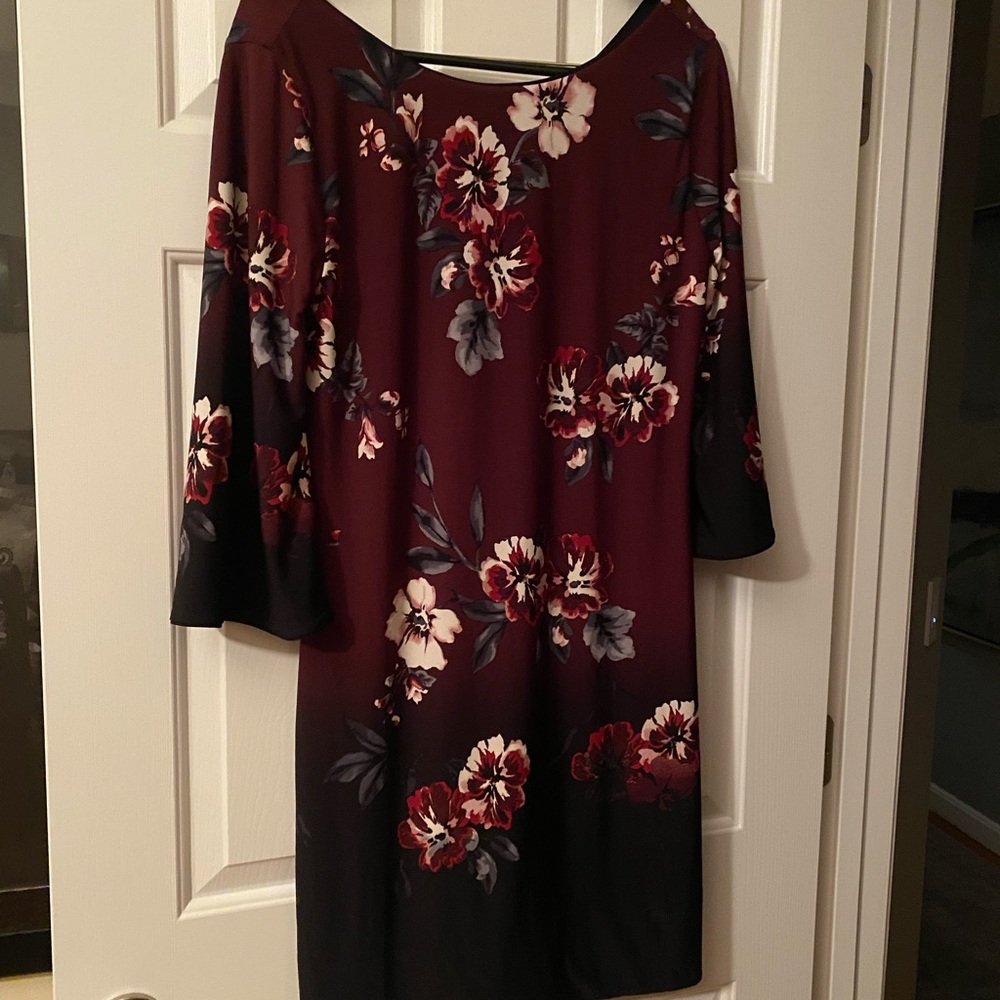 NWT White House Black Market dress. Floral print.